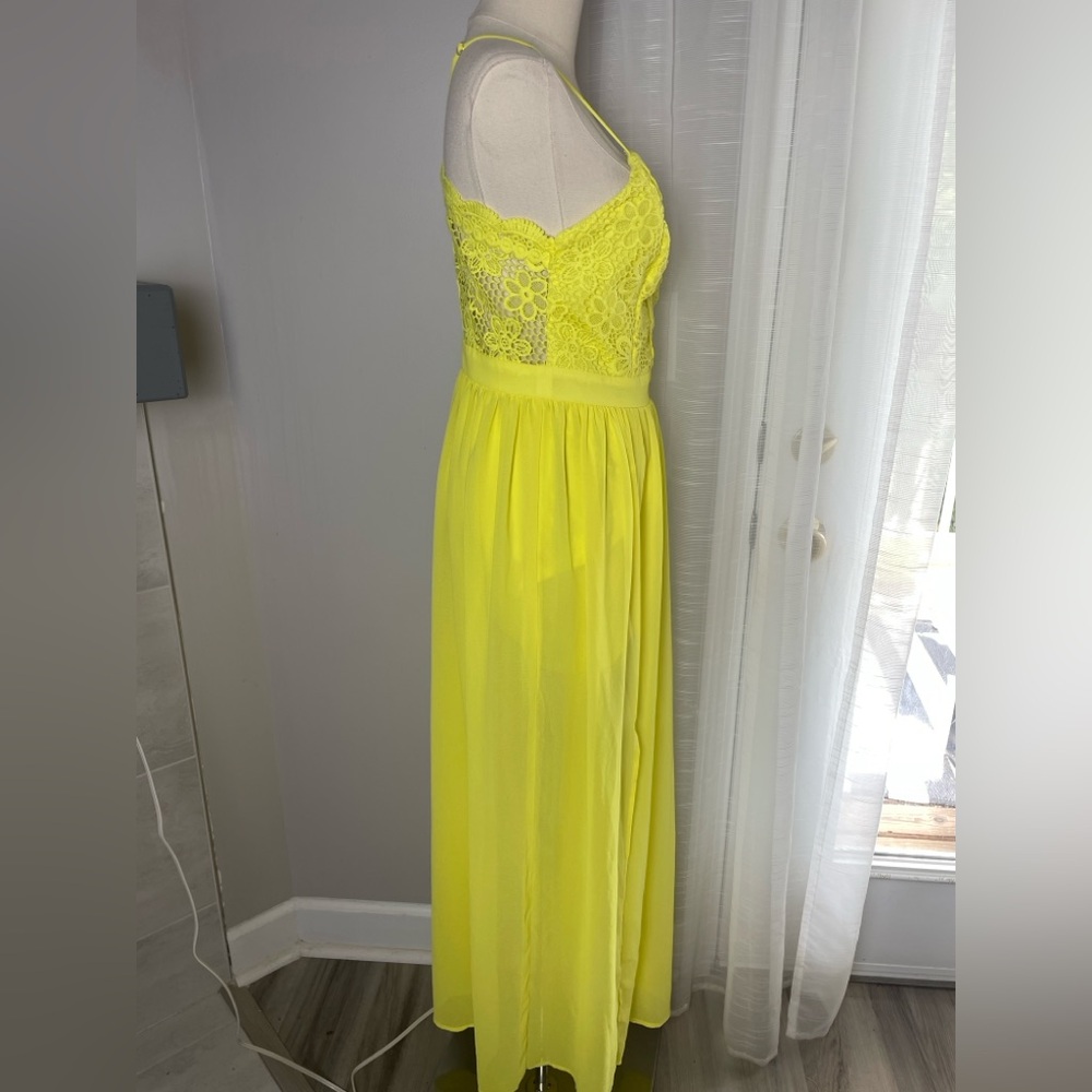 NWT No Boundaries Bright Yellow Lace Maxi Dress Size Medium - Picture 6 of 9